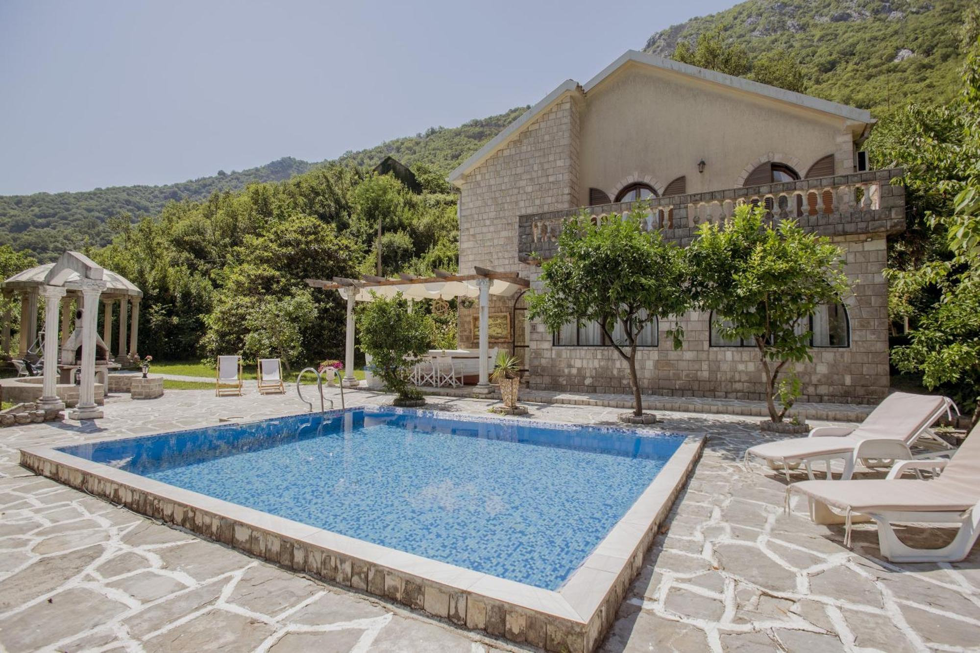 Villa D'Amore Montenegro ドンジ・モリンジ エクステリア 写真